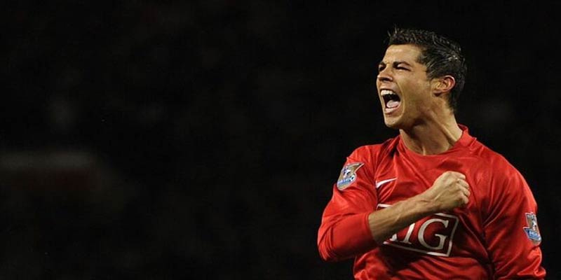 Top 5 Cầu Thủ Có Lực Sút Mạnh Nhất Trong Làng Bóng Đá 4 Cristiano Ronaldo - Chân sút đình đám nhất hiện nay
